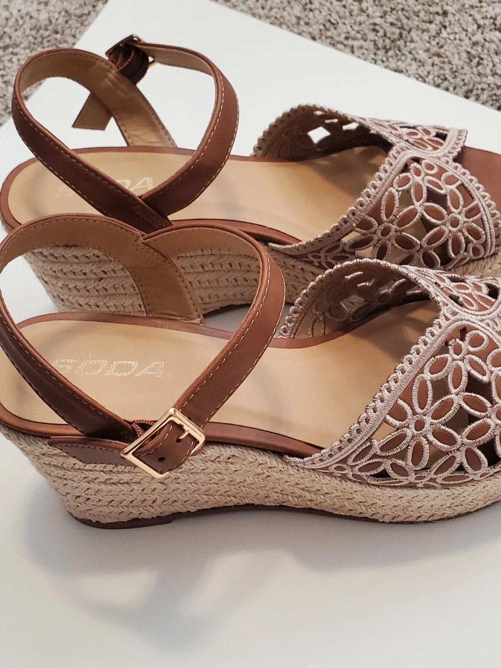 Soda Espadrille Wedges Tan Ankle Strap and White Flora Size 8½